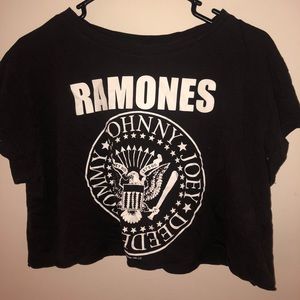 COPY - Cropped Ramones shirt